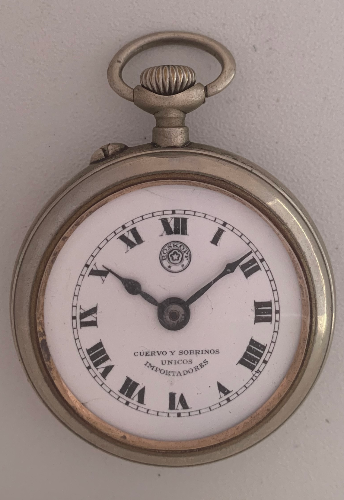 muestra conversacion auricular Reloj de la marca Roskopf, Cuervo y Sobrinos, únicos importadores, La  Habana. | Museo Internacional de Alta Relojería de Bolsillo
